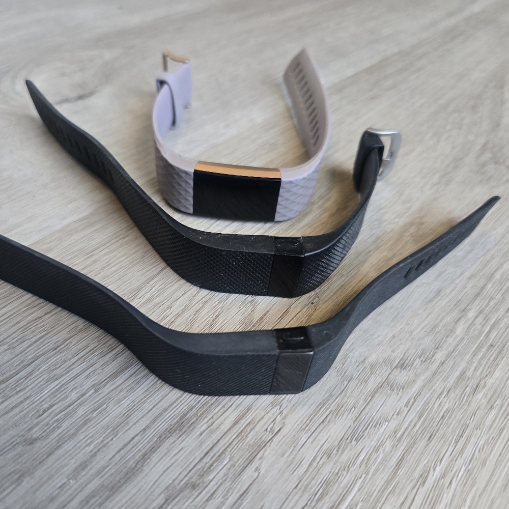 Fitbit Charge 2 Heart Rate Monitor Fitness Tracker Wristband + 2 Fitbit Charge 2